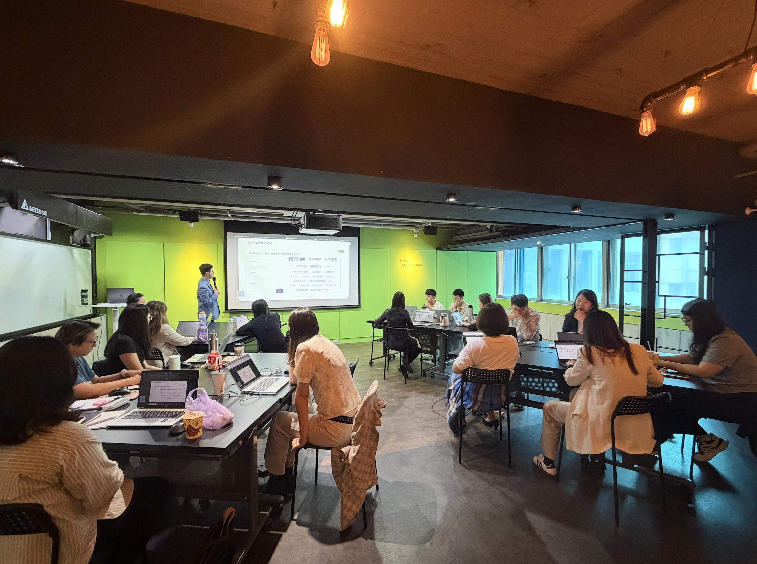 AI 企業應用實戰課上課照片